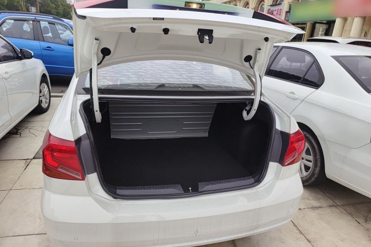 Used Volkswagen Jetta 2019 Dream Edition 1.5L Automatic Fashionable Version Trunk