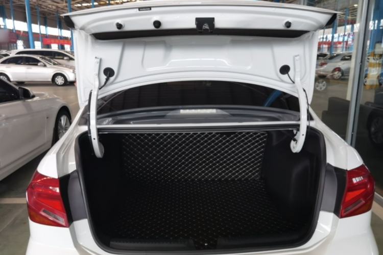 Used Volkswagen Jetta 2019 Dream Edition 1.4L Manual Fashion Version Trunk