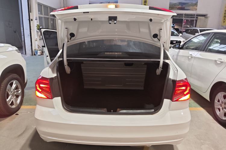 Used Volkswagen Jetta 2019 Dream Edition 1.4L Manual Fashion Version Trunk