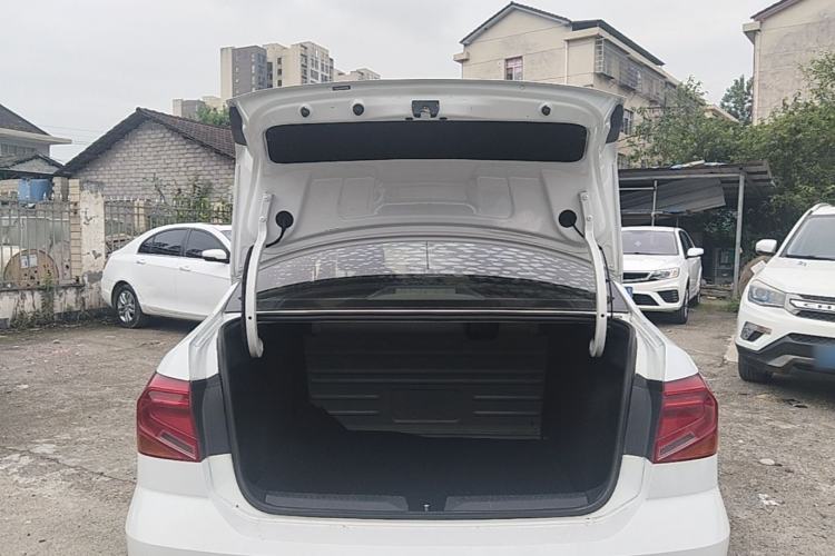 Used Volkswagen Jetta 2019 Dream Edition 1.5L Manual Fashion Version Trunk