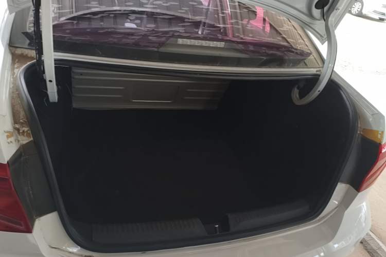 Used Volkswagen Jetta 2019 Dream Edition 1.4L Manual Fashion Version Trunk