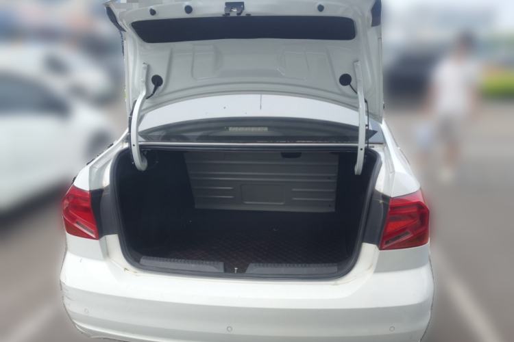 Used Volkswagen Jetta 2019 Dream Edition 1.4L Manual Fashion Version Trunk