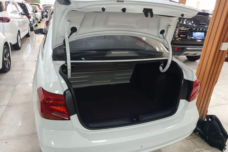 Used Volkswagen Jetta 2019 Dream Edition 1.5L Automatic Fashionable Version Trunk