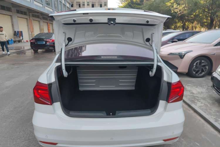 Used Volkswagen Jetta 2019 Dream Edition 1.5L Automatic Fashionable Version Trunk
