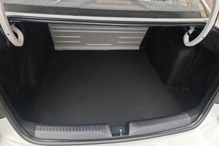 Used Volkswagen Jetta 2019 Dream Edition 1.4L Manual Fashion Version Trunk