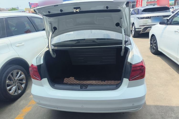 Used Volkswagen Jetta 2019 Dream Edition 1.4L Manual Fashion Version Trunk