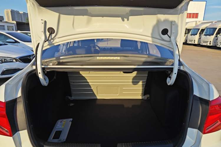 Used Volkswagen Jetta 2019 Dream Edition 1.5L Manual Fashion Version Trunk