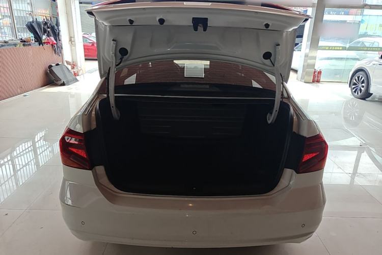 Used Volkswagen Jetta 2019 Dream Edition 1.5L Automatic Fashionable Version Trunk