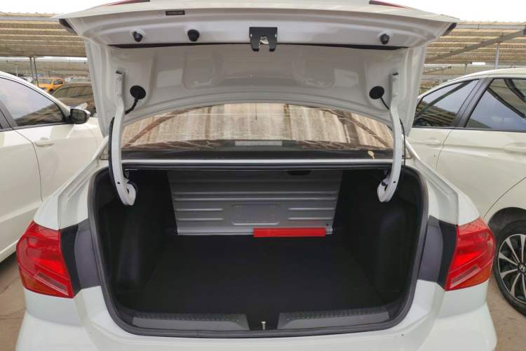 Used Volkswagen Jetta 2019 Dream Edition 1.5L Manual Fashion Version Trunk