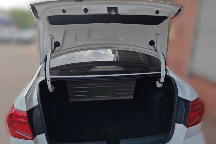 Used Volkswagen Jetta 2019 Dream Edition 1.5L Manual Fashion Version Trunk