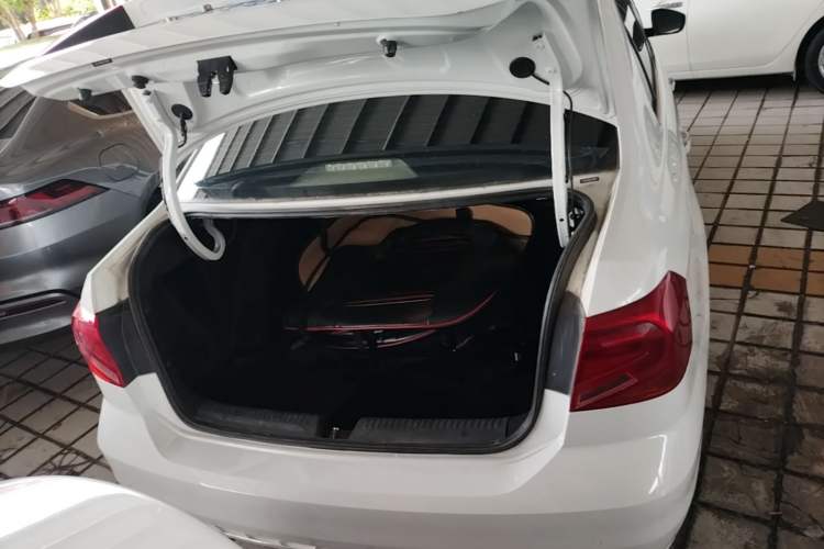 Used Volkswagen Jetta 2019 Dream Edition 1.5L Manual Comfort Version Trunk
