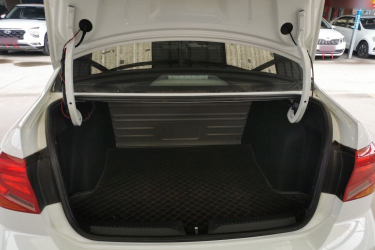 Used Volkswagen Jetta 2019 Dream Edition 1.5L Manual Fashion Version Trunk