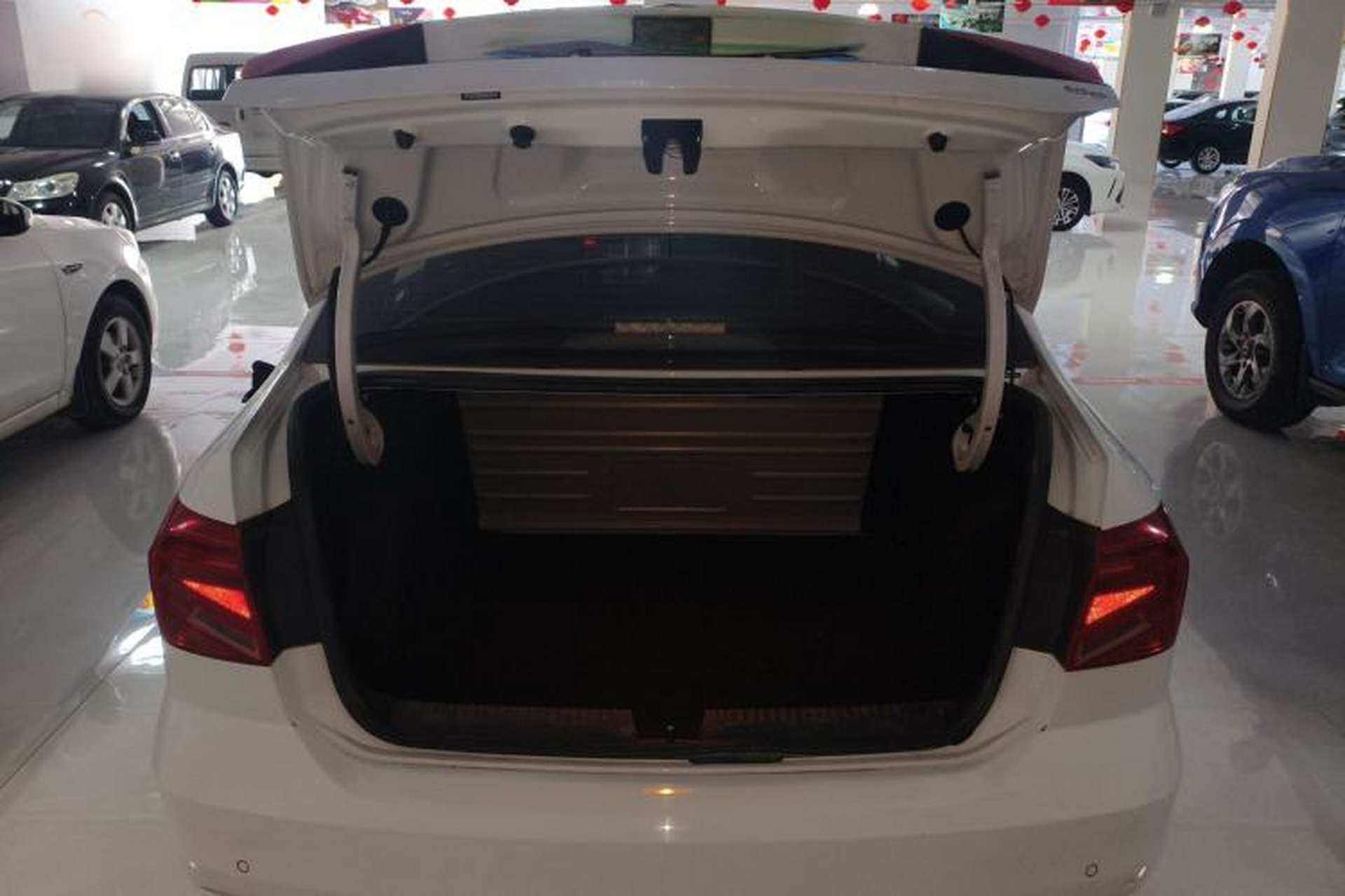 Used Volkswagen Jetta 2019 Dream Edition 1.5L Manual Fashion Version Trunk