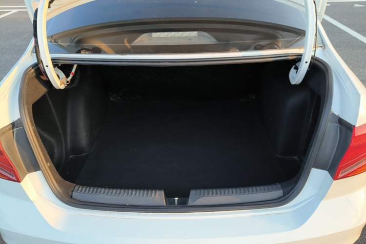 Used Volkswagen Jetta 2019 Dream Edition 1.5L Manual Fashion Version Trunk