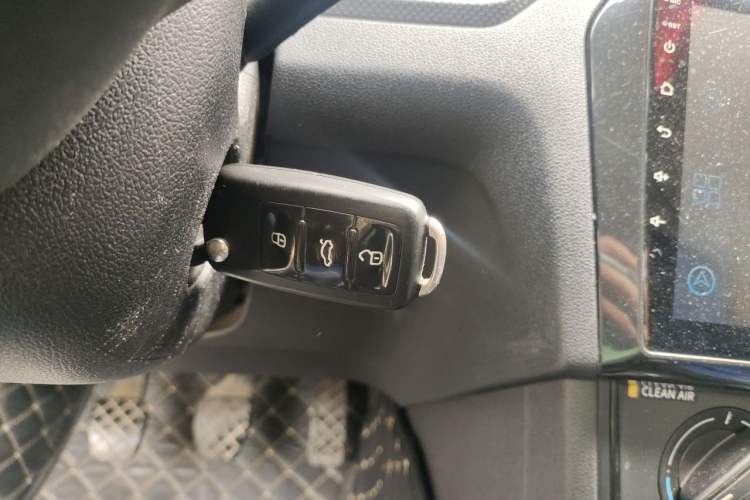 Used Volkswagen Jetta 2019 Dream Edition 1.4L Manual Fashion Version Vehicle Key