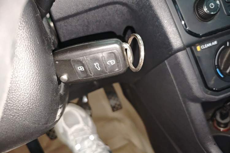 Used Volkswagen Jetta 2019 Dream Edition 1.4L Manual Fashion Version Vehicle Key