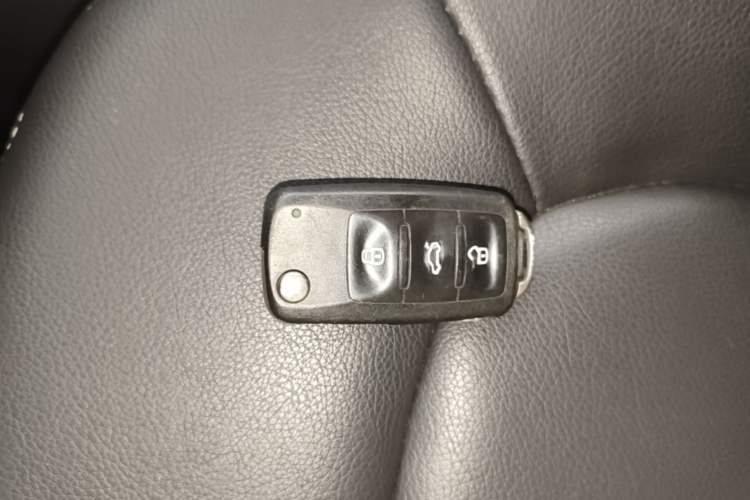 Used Volkswagen Jetta 2019 Dream Edition 1.4L Manual Fashion Version Vehicle Key
