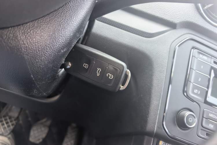 Used Volkswagen Jetta 2019 Dream Edition 1.4L Manual Fashion Version Vehicle Key