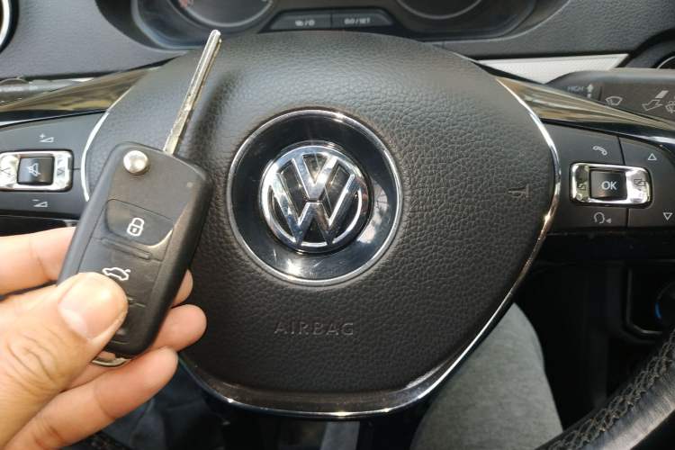 Used Volkswagen Jetta 2019 Dream Edition 1.4L Manual Comfort Version Vehicle Key