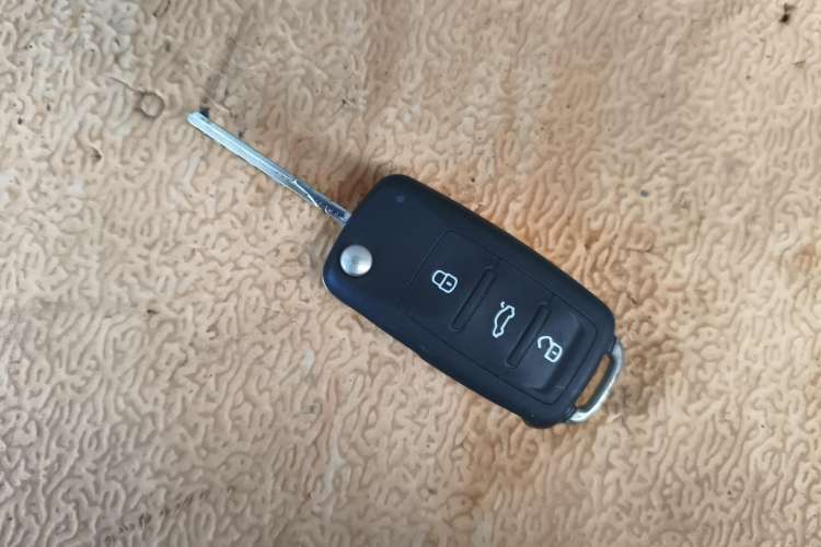 Used Volkswagen Jetta 2019 Dream Edition 1.4L Manual Fashion Version Vehicle Key