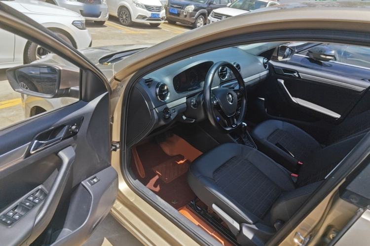 Used Volkswagen Jetta 2019 Dream Edition 1.5L Automatic Comfort Version Driver Seat