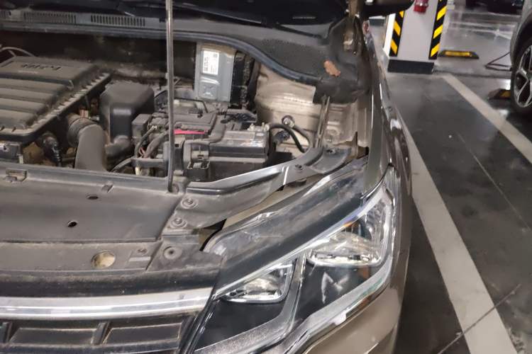 Used Volkswagen Jetta 2019 Dream Edition 1.5L Automatic Fashionable Version Engine Bay Left