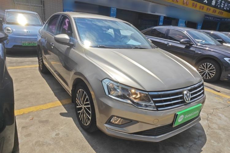 Used Volkswagen Jetta 2019 Dream Edition 1.5L Automatic Comfort Version Front Right 45 Deg
