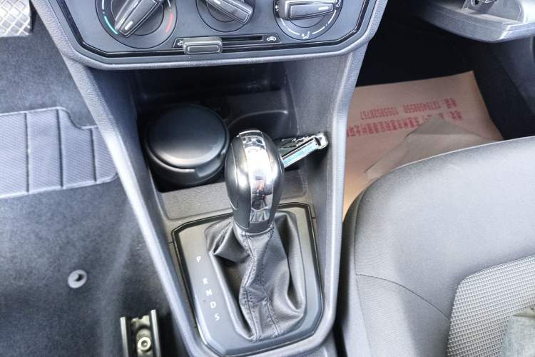 Used Volkswagen Jetta 2019 Dream Edition 1.5L Automatic Fashionable Version Gear Lever