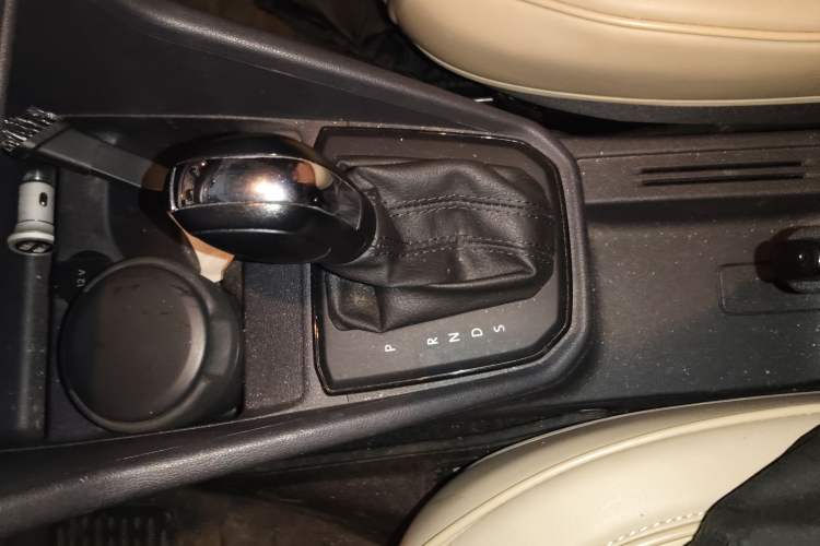 Used Volkswagen Jetta 2019 Dream Edition 1.5L Automatic Fashionable Version Gear Lever