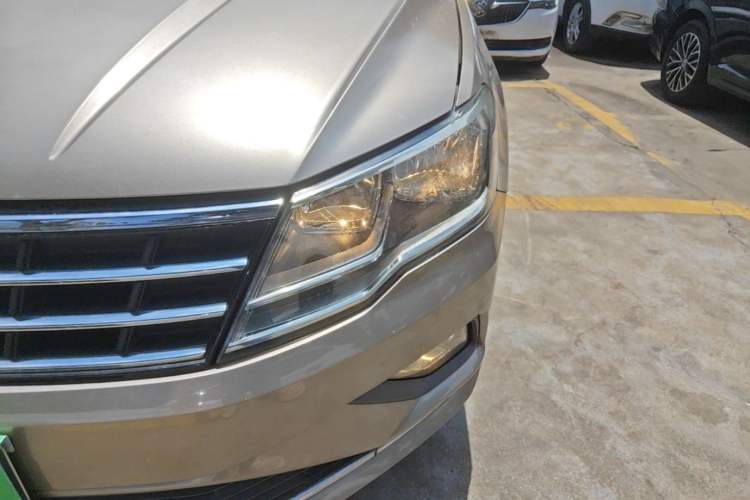 Used Volkswagen Jetta 2019 Dream Edition 1.5L Automatic Comfort Version Left Front Headlight