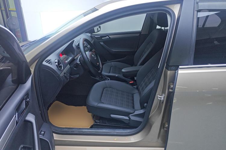 Used Volkswagen Jetta 2019 Dream Edition 1.5L Automatic Comfort Version Left Front Seat