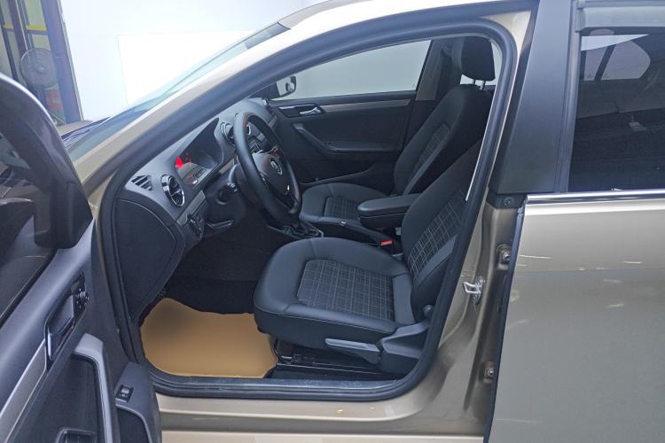 Used Volkswagen Jetta 2019 Dream Edition 1.5L Automatic Comfort Version Left Front Seat