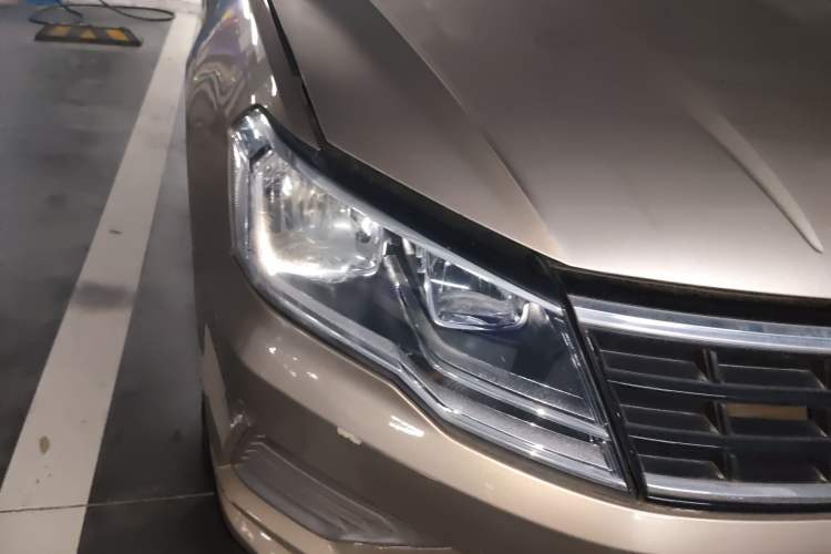 Used Volkswagen Jetta 2019 Dream Edition 1.5L Automatic Fashionable Version Right Front Headlight