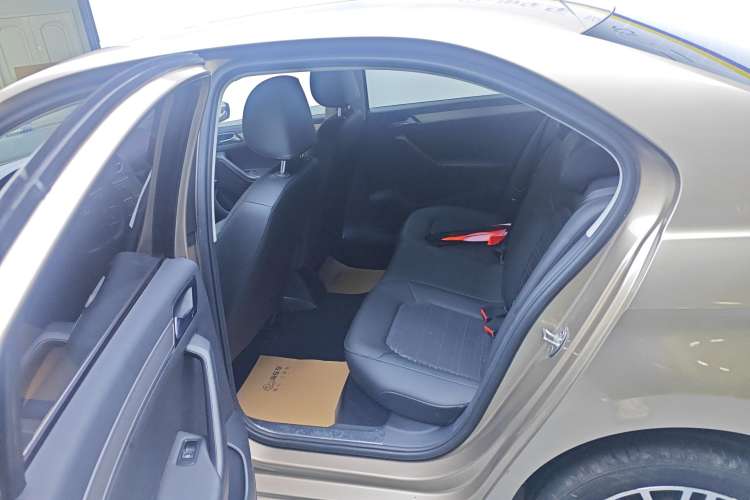 Used Volkswagen Jetta 2019 Dream Edition 1.5L Automatic Comfort Version Right Rear Seat