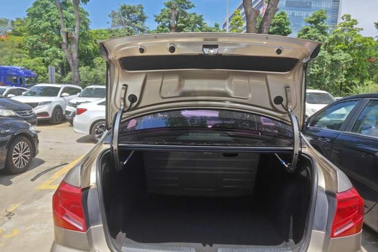 Used Volkswagen Jetta 2019 Dream Edition 1.5L Automatic Comfort Version Trunk