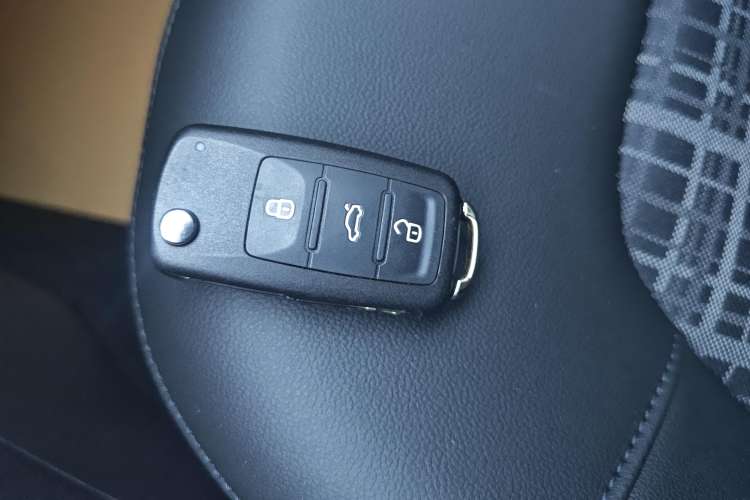 Used Volkswagen Jetta 2019 Dream Edition 1.5L Automatic Comfort Version Vehicle Key