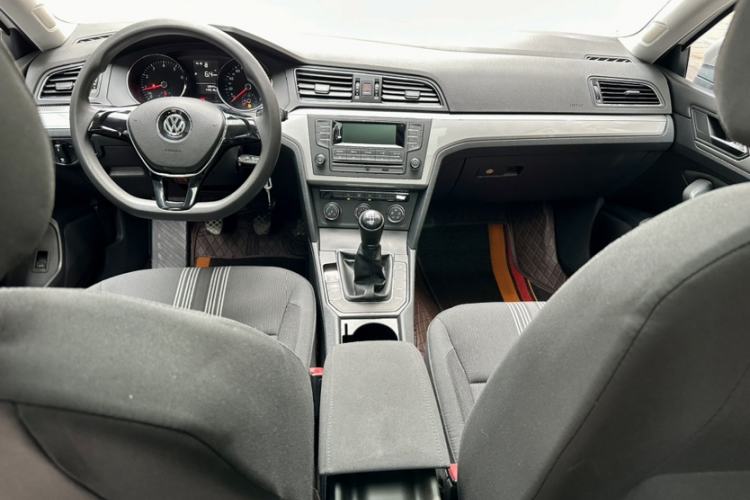 Used Volkswagen Lamando 2015 230TSI Manual Trend Edition Interior 1