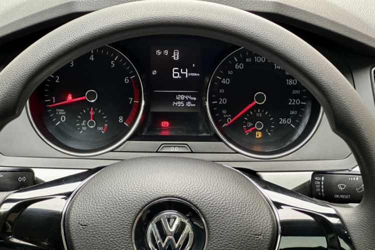 Used Volkswagen Lamando 2015 230TSI Manual Trend Edition Odometer Close Up