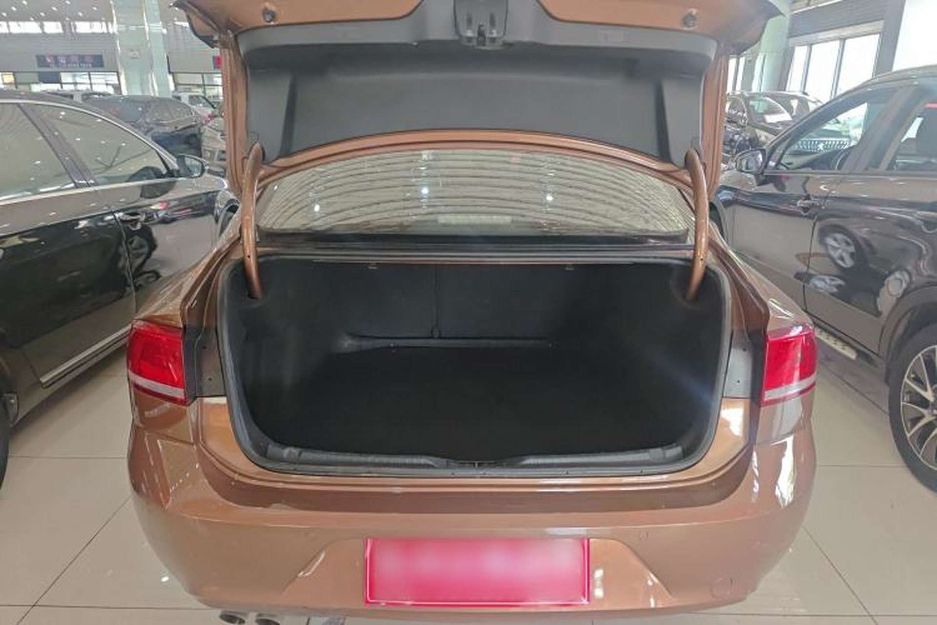 Used Volkswagen Lamando 2017 230TSI DSG Fashion Edition Trunk