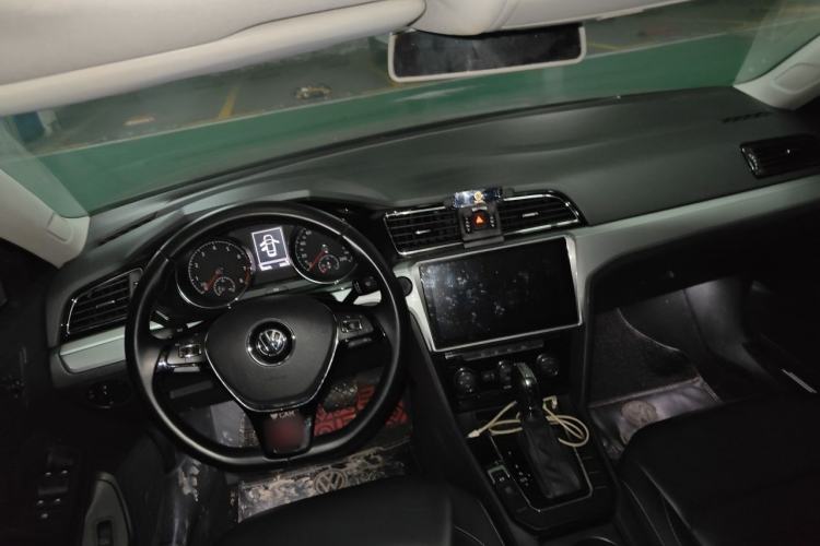 Used Volkswagen Lamando 2015 280TSI DSG Comfort Edition Center Console
