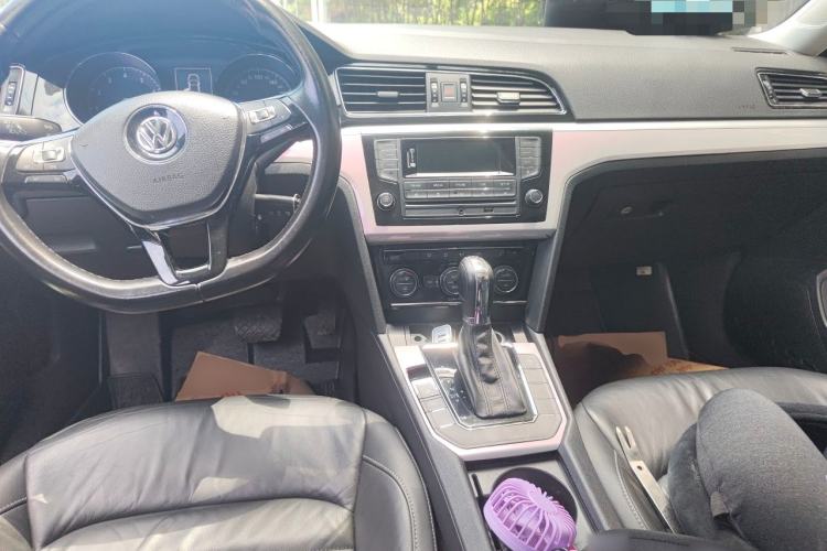 Used Volkswagen Lamando 2015 280TSI DSG Comfort Edition Center Console
