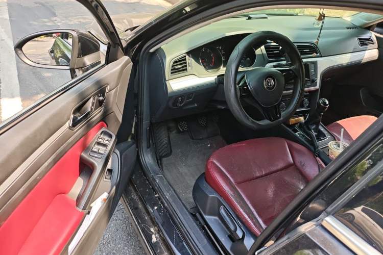 Used Volkswagen Lamando 2015 230TSI Manual Trend Edition Driver Seat