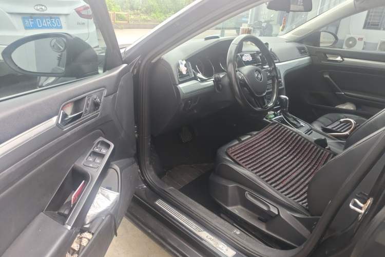 Used Volkswagen Lamando 2015 280TSI DSG Comfort Edition Driver Seat