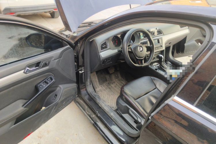 Used Volkswagen Lamando 2015 230TSI DSG Fashion Edition Driver Seat