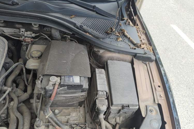 Used Volkswagen Lamando 2015 280TSI DSG Comfort Edition Engine Bay Left
