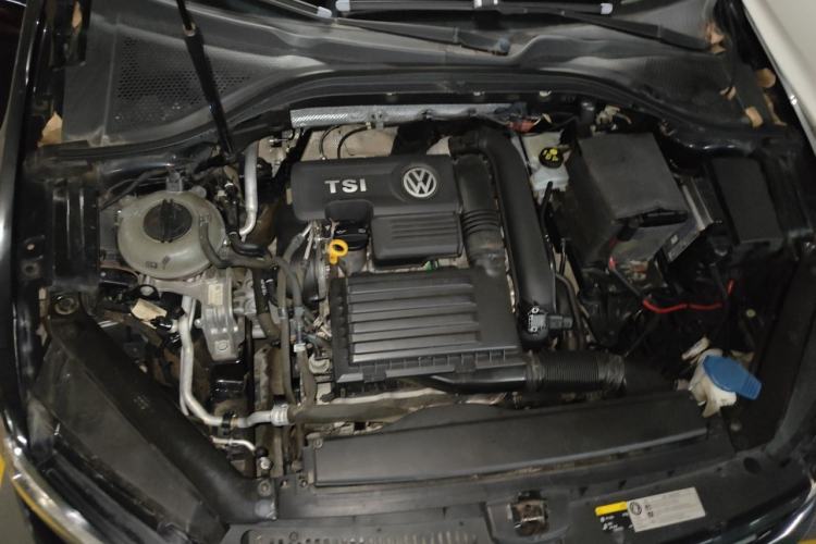 Used Volkswagen Lamando 2015 280TSI DSG Comfort Edition Engine Bay