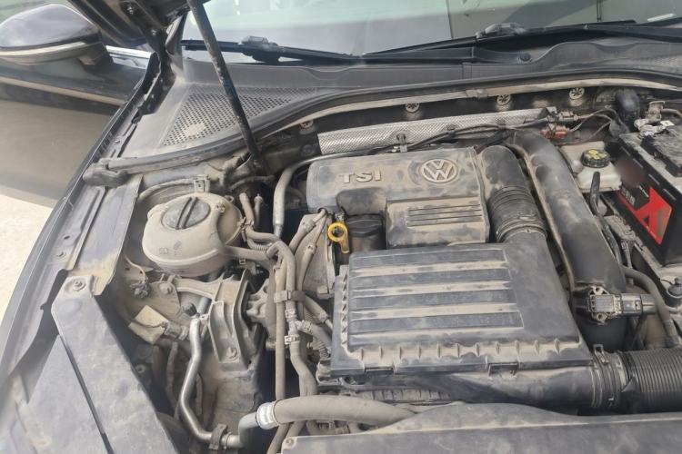 Used Volkswagen Lamando 2015 280TSI DSG Comfort Edition Engine Bay Right