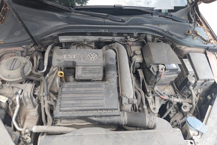 Used Volkswagen Lamando 2015 280TSI DSG Comfort Edition Engine Bay