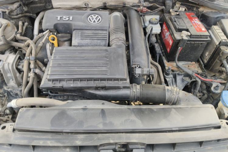 Used Volkswagen Lamando 2015 230TSI DSG Fashion Edition Engine Bay