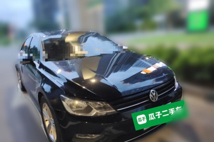 Used Volkswagen Lamando 2015 280TSI Manual Comfort Edition Front Right 45 Deg